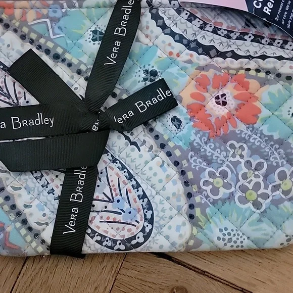 VERA BRADLEY/COSMETIC TRIO - Picture 4 of 13